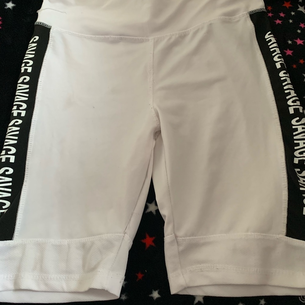 White biker shorts🩳